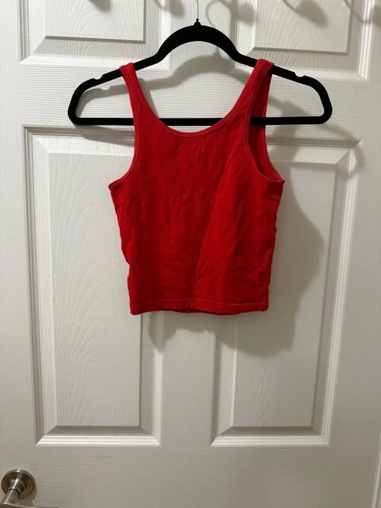 TNA Red Ribbed Crop Tank - Picture 2 of 3